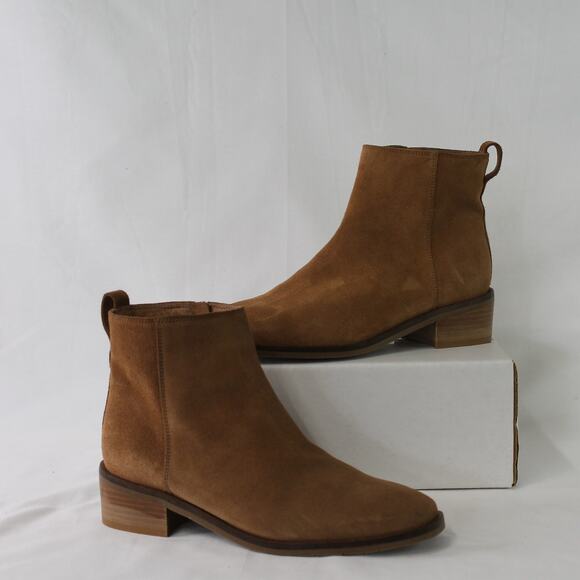 *NEW WITHOUT BOX* AQUATALIA CARISA BOOTIE